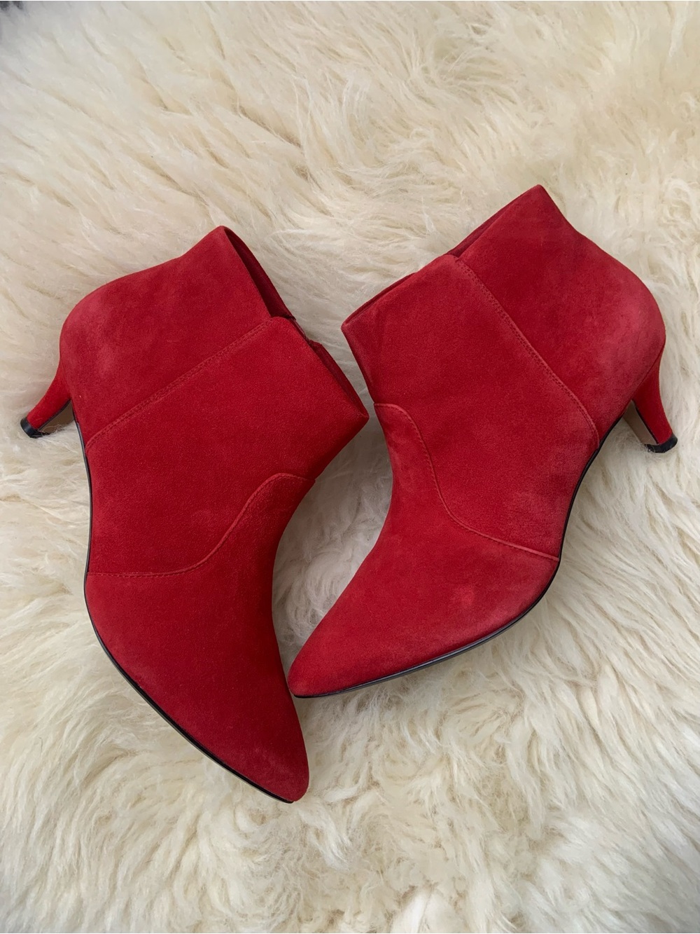 CLARKS Short Suede Kitten Heel Booties (Sz 42.5) - Picture 2 of 8